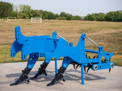 Középmély lazító 3 késes, tüskés hengerrel Középmély lazító 3 késes, tüskés hengerrel