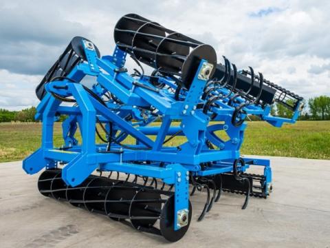 Kombinátor 4,4 m-es Hidr. felcsukható vázas, dupla rögtörővel, elől rögtörős Kombinátor 4,4 m-es Hidr. felcsukható vázas, dupla rögtörővel, elől rögtörős