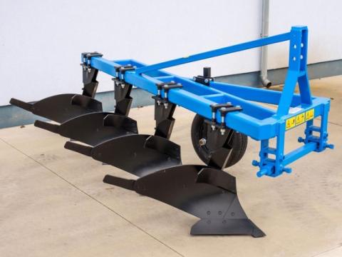 Eke 4 fejes, 35cm/fej, fogás szélességű, 80-110 LE traktorhoz Eke 4 fejes, 35cm/fej, fogás szélességű, 80-110 LE traktorhoz