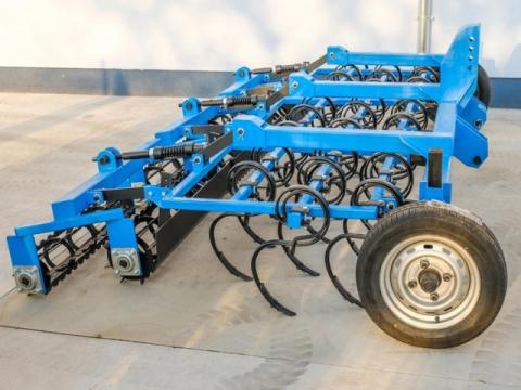 Kombinátor 3,3 m-es fix vázas, dupla rögtörővel Kombinátor 3,3 m-es fix vázas, dupla rögtörővel