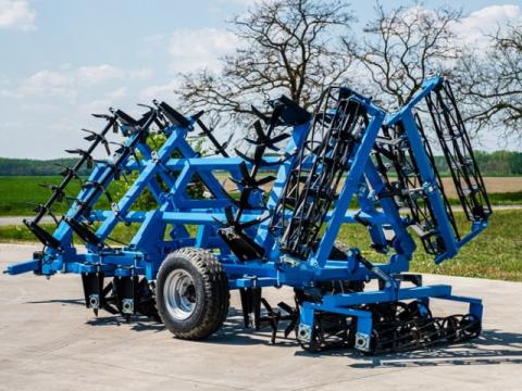 Ásóborona 6,2 méteres, vontatott, rögtörővel, hidr.felcsukással Ásóborona 6,2 méteres, vontatott, rögtörővel, hidr.felcsukással