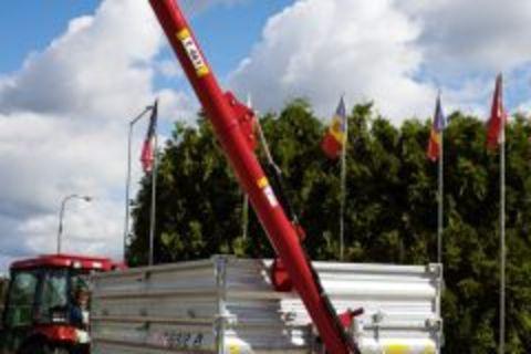 POM AUGUSTÓW T461 Überladeschnecke mit hydraulischem Antrieb 