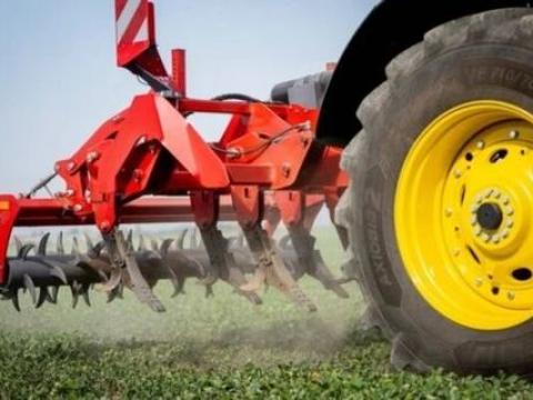 AMJ-AGRO Meißelpflug 3m, 7 Aufreißmeißel AMJ-AGRO Meißelpflug 3m, 7 Aufreißmeißel