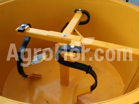 Zagroda 800 l-es kardán hajtású betonkeverő