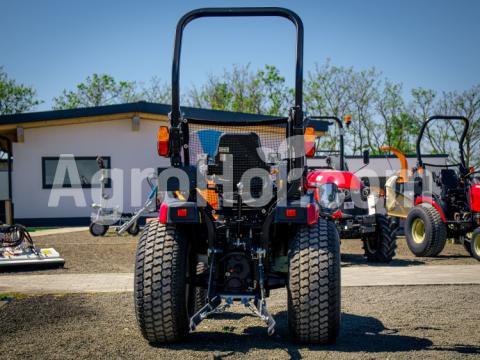 Yanmar Traktor bukókerettel 26 lóerős