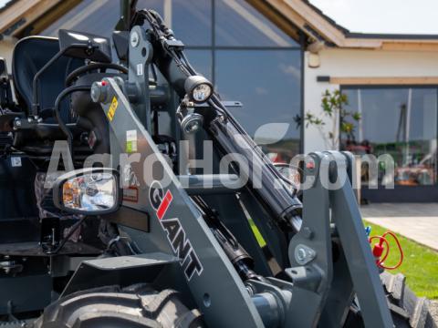 Giant Mini rakodógép bukókerettel, max 1750kg