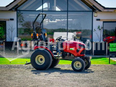 Yanmar Traktor bukókerettel 26 lóerős