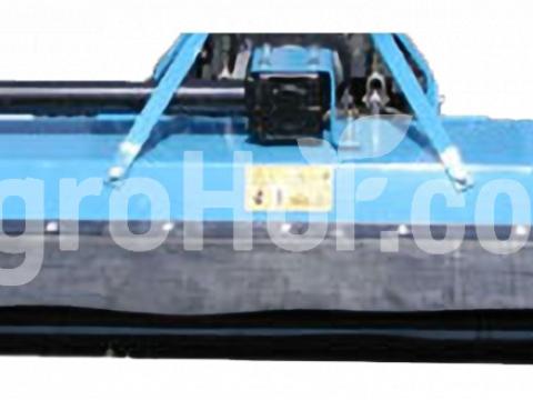 Procomas 135 cm-es gyepszellőztető kis traktorhoz Procomas 135 cm-es gyepszellőztető kis traktorhoz