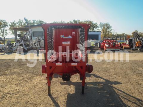 Selmar Vontatható szalmaszóró négyszögletes bálákhoz (kardán hajtású, max. 3 kimenet) Selmar Vontatható szalmaszóró négyszögletes bálákhoz (kardán hajtású, max. 3 kimenet)