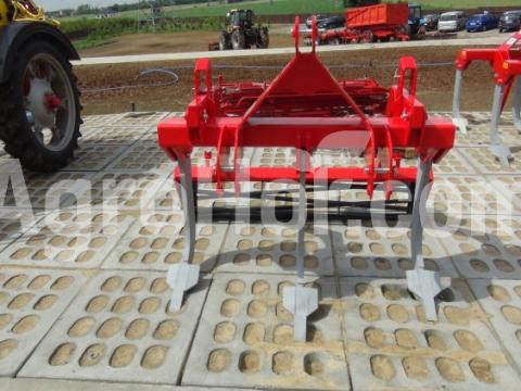 Agro-Osek 4 késes normál keretre szerelt altalajlazító Agro-Osek 4 késes normál keretre szerelt altalajlazító