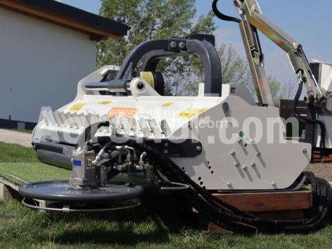 AARDENBURG Traktor mögé szerelhető 240 cm-es szárzúzó oldalkaszával AARDENBURG Traktor mögé szerelhető 240 cm-es szárzúzó oldalkaszával