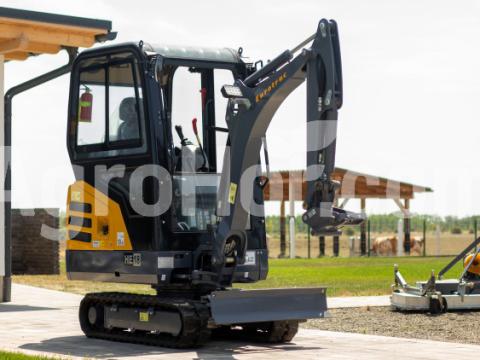 Eurotrac Mini forgókotró zárható kabinnal (1850 kg) Eurotrac Mini forgókotró zárható kabinnal (1850 kg)