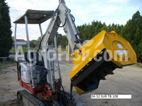 Ghedini Hidraulikus szárzúzó mini és midi kotrógéphez 640 mm-es Ghedini Hidraulikus szárzúzó mini és midi kotrógéphez 640 mm-es