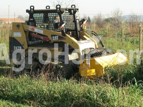 Ghedini Hidraulikus szárzúzó csúszó-kormányos rakodóhoz 1900 mm-es Ghedini Hidraulikus szárzúzó csúszó-kormányos rakodóhoz 1900 mm-es