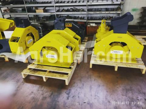 Ghedini Tömörítő 2,5-3 tonnás kotrógéphez