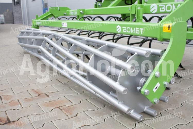 Bomet 3 m-es kultivátor hengerrel (21 db kapa)