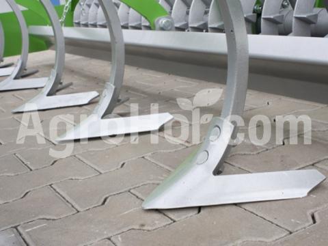 Bomet 4 m-es szántóföldi kultivátor hengerrel (16 db kapa) Bomet 4 m-es szántóföldi kultivátor hengerrel (16 db kapa)