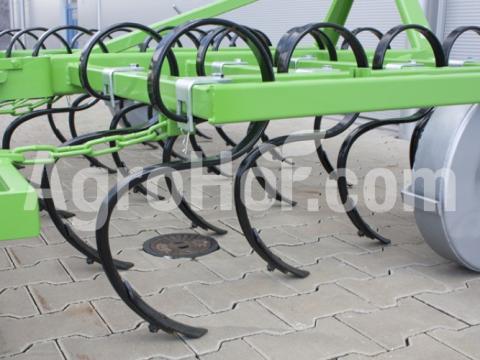 Bomet 3,2 m-es kultivátor hengerrel (32 db kapa)