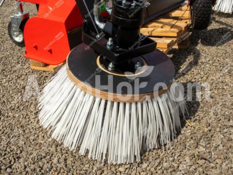 Intermac 120 cm-es hidraulikus hajtású hátra szerelhető levélszívó fej (3 pontos felfüggesztés) Intermac 120 cm-es hidraulikus hajtású hátra szerelhető levélszívó fej (3 pontos felfüggesztés)