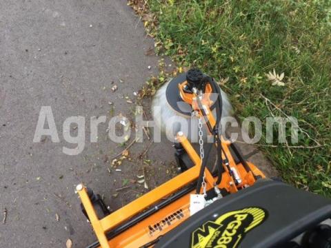 Intermac 120 cm-es hidraulikus hajtású előre szerelhető levélszívó fej Intermac 120 cm-es hidraulikus hajtású előre szerelhető levélszívó fej