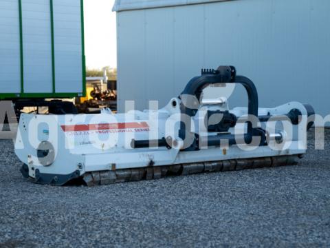 AARDENBURG 3,2 m-es vízszintes tengelyű szárzúzó hidraulikus oldalkitolással AARDENBURG 3,2 m-es vízszintes tengelyű szárzúzó hidraulikus oldalkitolással