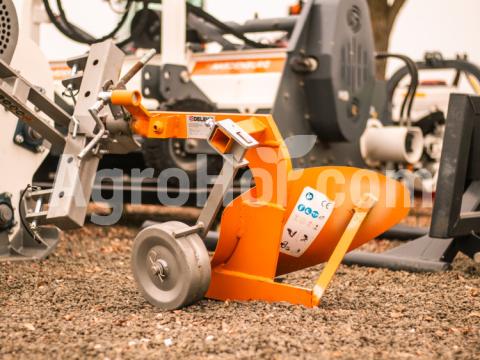 Deleks 31 cm-es 1 fejes eke segédkerékkel kis traktorhoz (min. 20 lóerő) Deleks 31 cm-es 1 fejes eke segédkerékkel kis traktorhoz (min. 20 lóerő)
