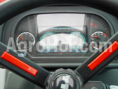 YTO 95 lóerős traktor kabinnal YTO 95 lóerős traktor kabinnal