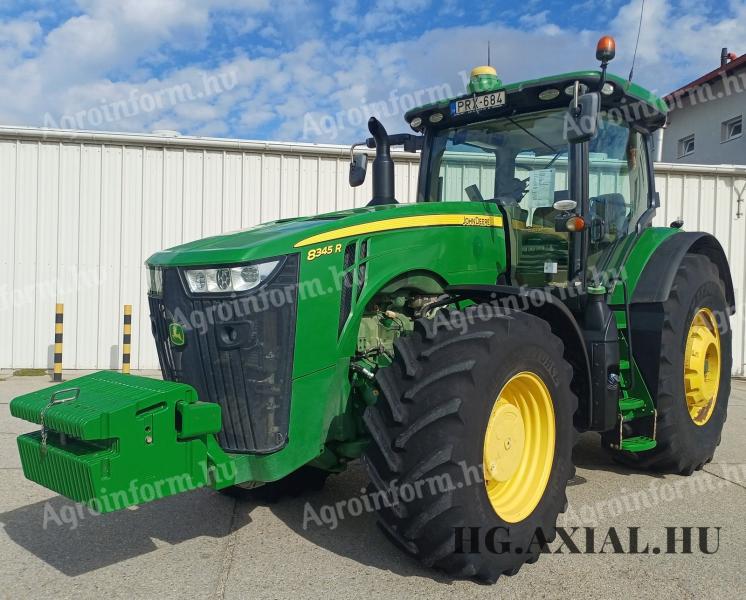 John Deere 8345R Traktor