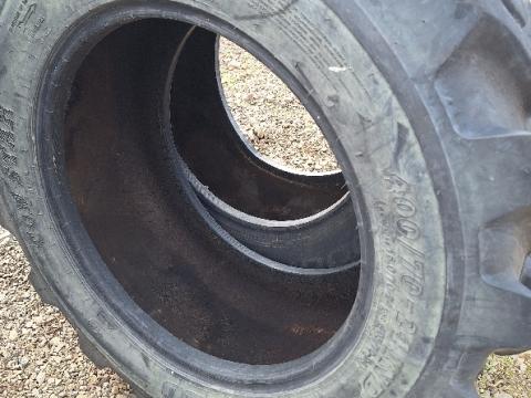 400/70-24 BKT 400/70-24 BKT