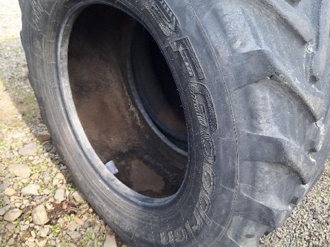 400/80-24 BFGoodrich 400/80-24 BFGoodrich