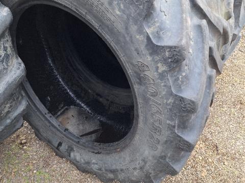 440/65R28 BKT 440/65R28 BKT