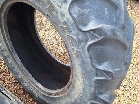 380/70R24 BKT  380/70R24 BKT