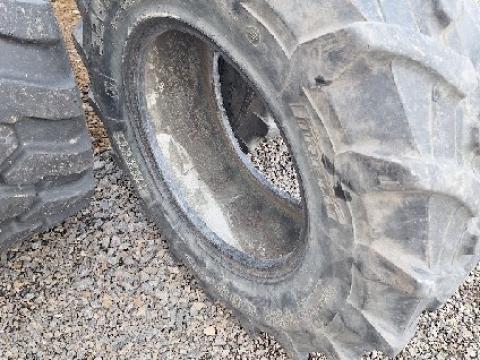 320/85R20 Pirelli 320/85R20 Pirelli