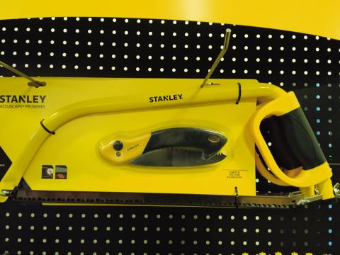 FŰRÉSZ 2016220 STANLEY+ ÖSSZECSUKHATÓ FŰRÉSZ