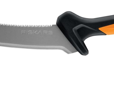 FISKARS Solid kampós bozótvágó fűrésszel FISKARS Solid kampós bozótvágó fűrésszel