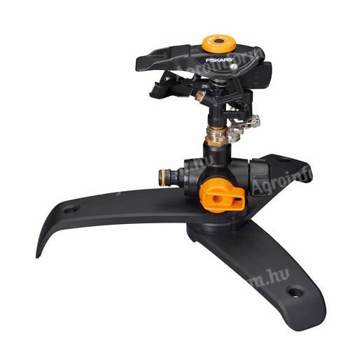 FISKARS Pulzáló esőztető 3 lábú talppal Be/Ki funkcióval