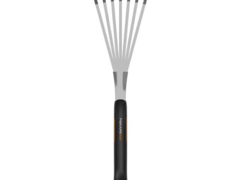 FISKARS Xact kézi gereblye FISKARS Xact kézi gereblye