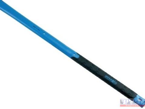 Fejszenyél 900mm fából gumiborítással Fejszenyél 900mm fából gumiborítással