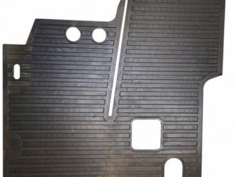 MTZ gumiszőnyeg jobb 6 lyukas MTZ gumiszőnyeg jobb 6 lyukas