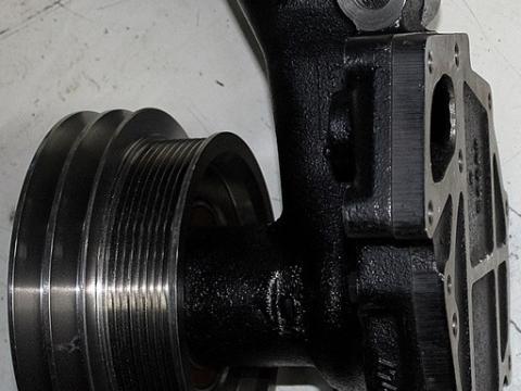 Valtra vízpumpa V836873474 Valtra vízpumpa V836873474