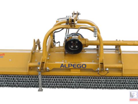 Alpego Trisar TR 46-240 szárzúzó frontra és hátulra Alpego Trisar TR 46-240 szárzúzó frontra és hátulra
