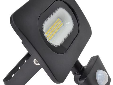 SMD fényvető mozgásérzékelővel Tracon