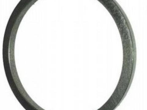 MTZ osztomű fogaskerék távtartó