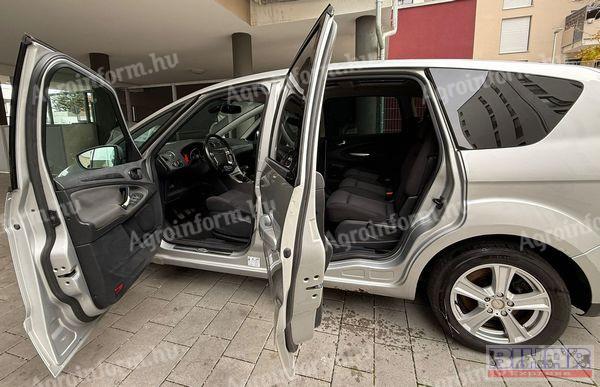  Ford S-Max használt 7 személyes személyautó