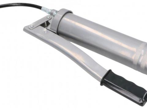 Zsírzóprés kézi hajlékony tömlővel és fém szárral Zsírzóprés kézi hajlékony tömlővel és fém szárral