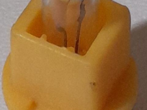 Izzó 24V 1.2W EBS Sárga Izzó 24V 1.2W EBS Sárga