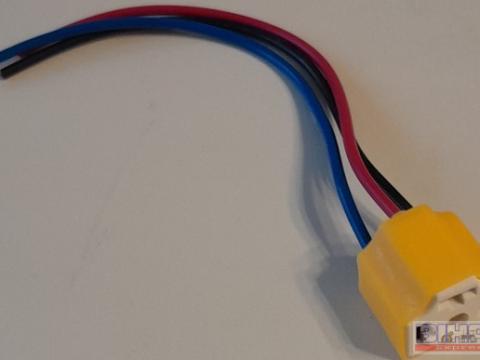 Izzó csatlakozó H4 szerelt