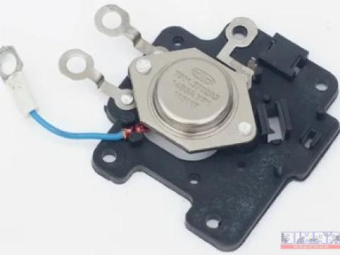 MTZ feszültség szabályzó (beépített) MTZ feszültség szabályzó (beépített)