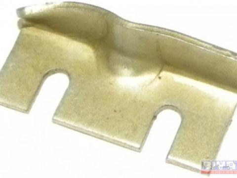 MTZ hátsó ablakzár ellendarab MTZ hátsó ablakzár ellendarab