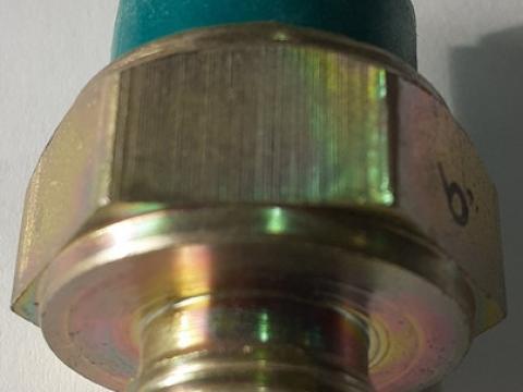 MTZ indításgátló olajgomba műanyag csatlakozós MTZ indításgátló olajgomba műanyag csatlakozós